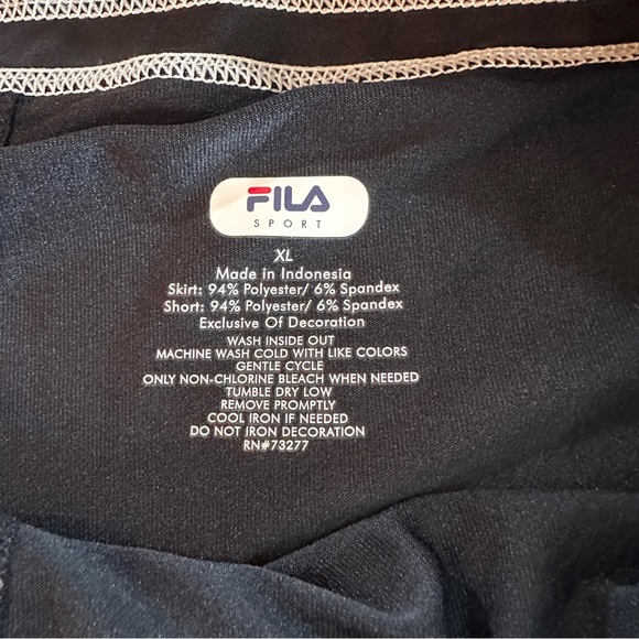 Fila Black & White Sports Skirt Pleated Back Sz XL Golf, Tennis, Gym Ready - Picture 4 of 9